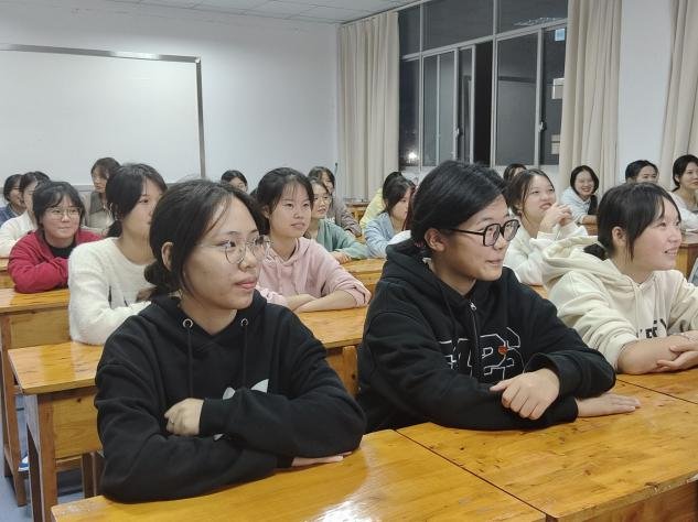 号召大家在勇敢拒绝精神内耗的同时聚焦